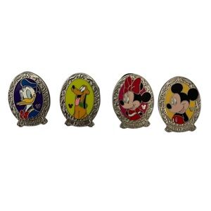 DISNEY PINS